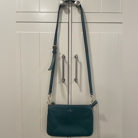kate spade Handbags - Kate Spade Teal Crossbody